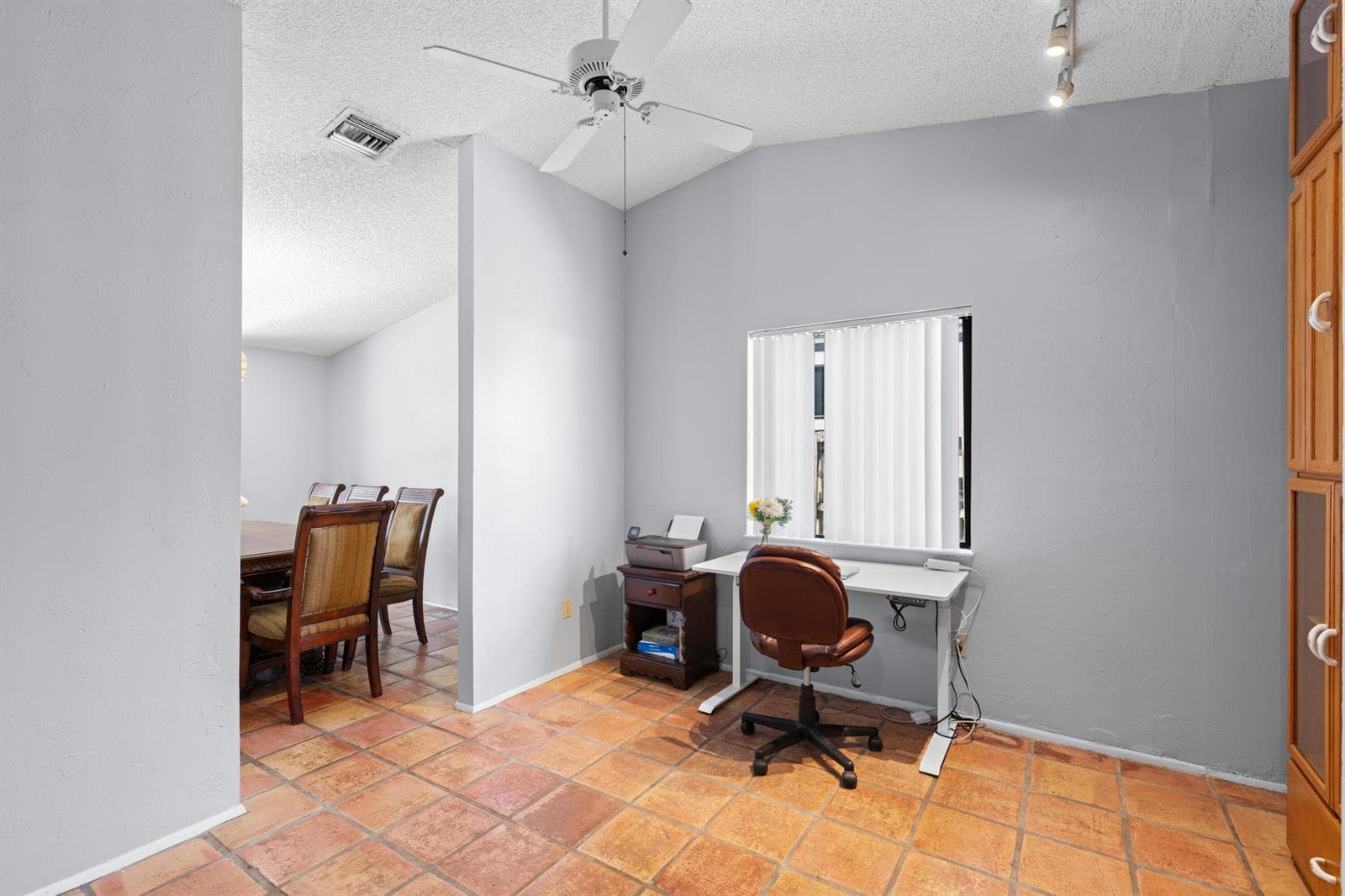 108 Cambridge Lane photo 13