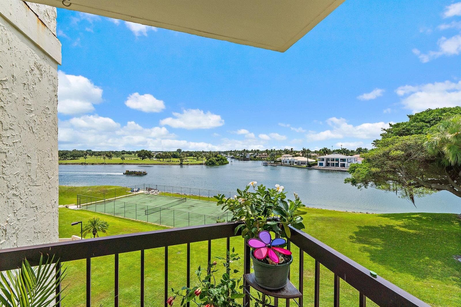374 Golfview Road 405 photo 3
