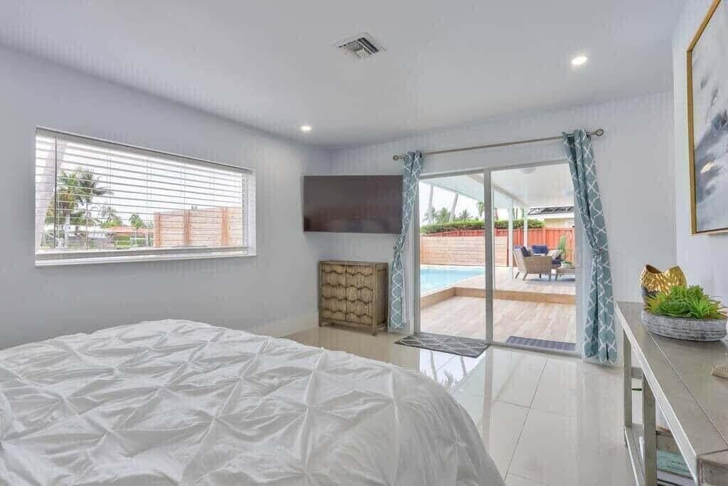 1631 Poinsettia Drive photo 13
