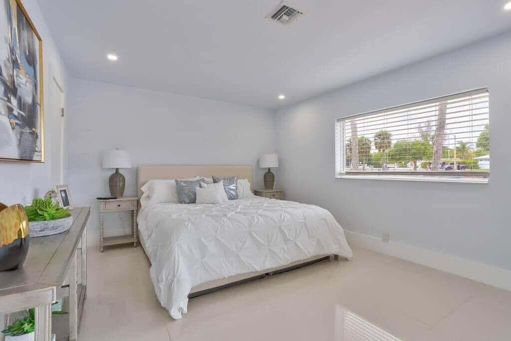 1631 Poinsettia Drive photo 12