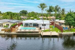 1631 Poinsettia Drive photo 1