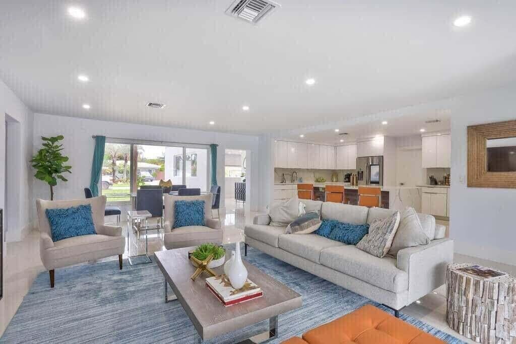 1631 Poinsettia Drive photo 9