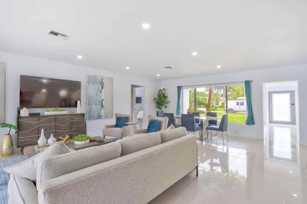 1631 Poinsettia Drive photo 10