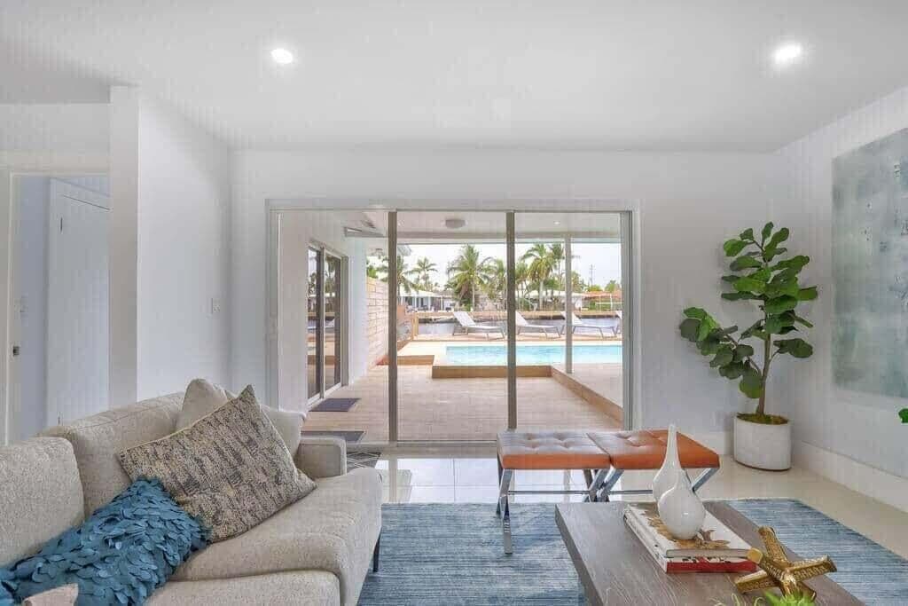 1631 Poinsettia Drive photo 8