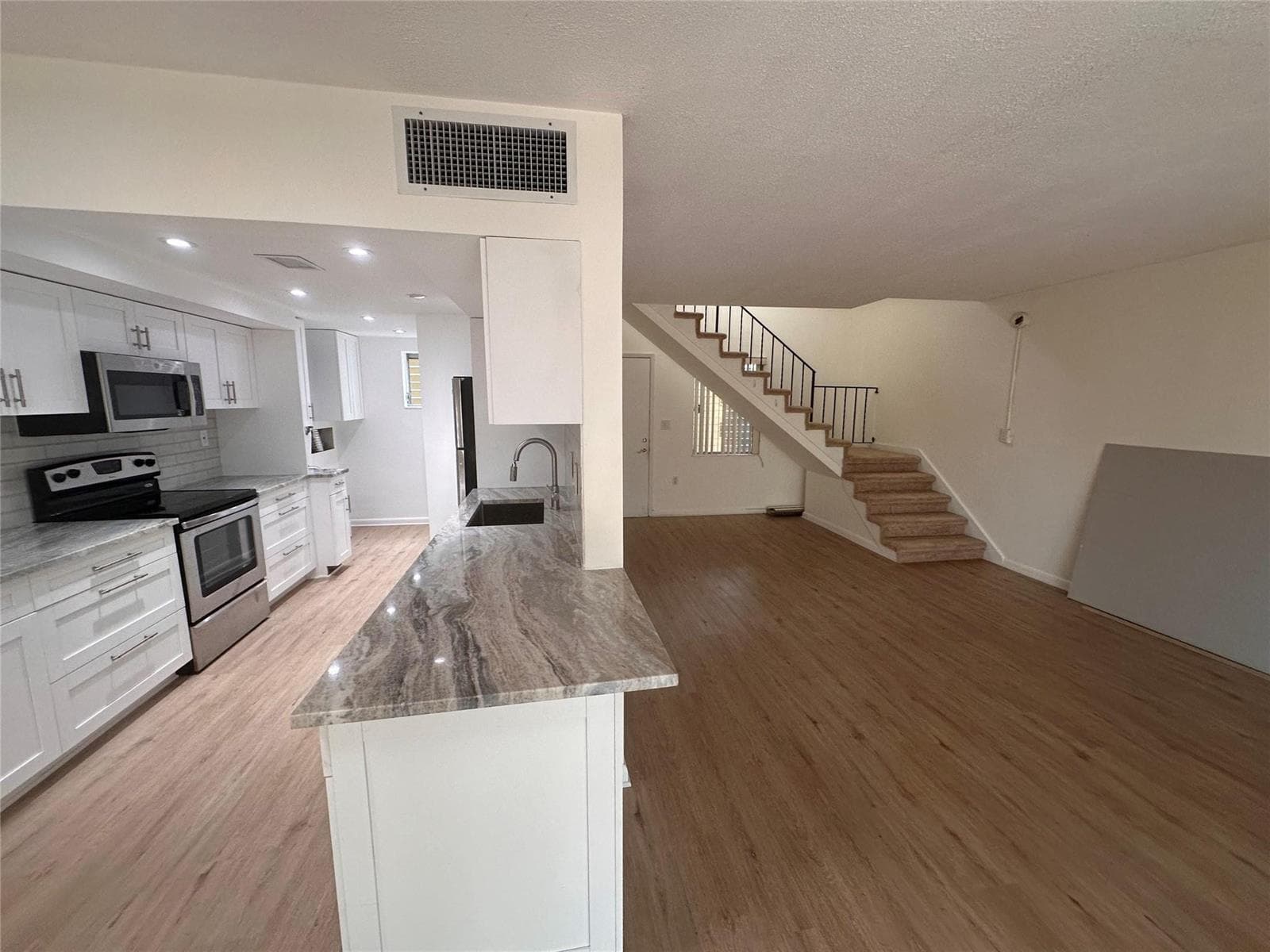 1501 SE 15TH Street 3-4 photo 6