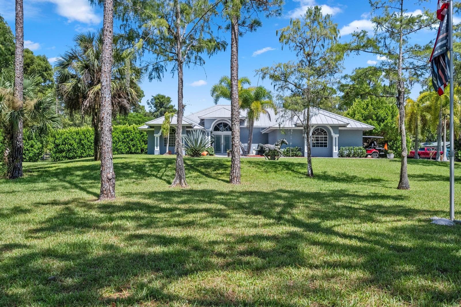 2558 Palm Deer Drive photo 2