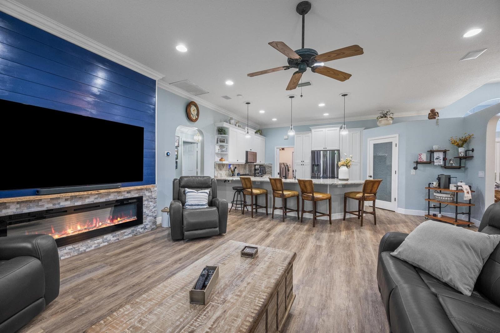 2558 Palm Deer Drive photo 9