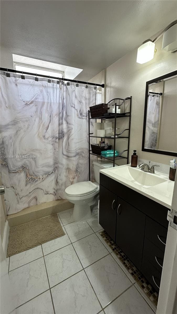 1913 S Ocean Dr 419 photo 5