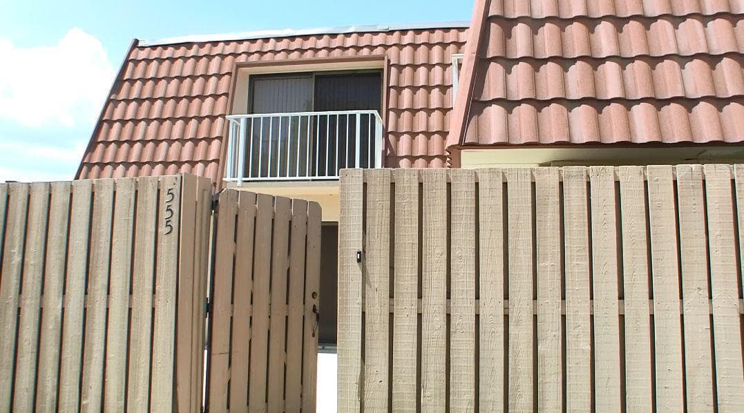 555 Green Springs Place photo 1