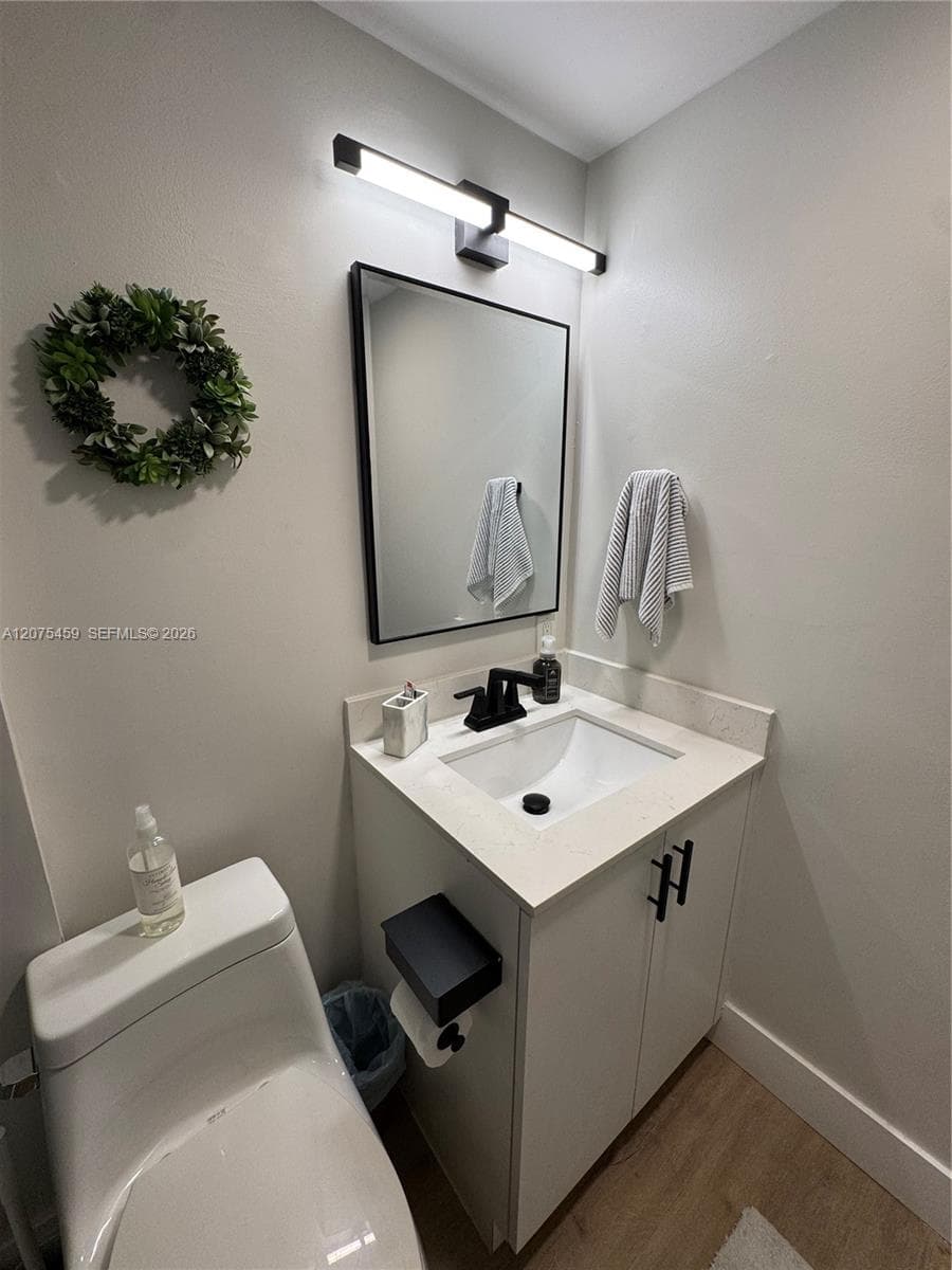 2420 Diana Dr 402 photo 13