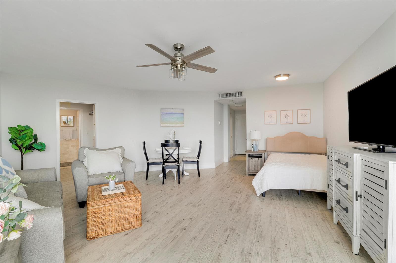 2800 N FLAGLER Drive 413 photo 13