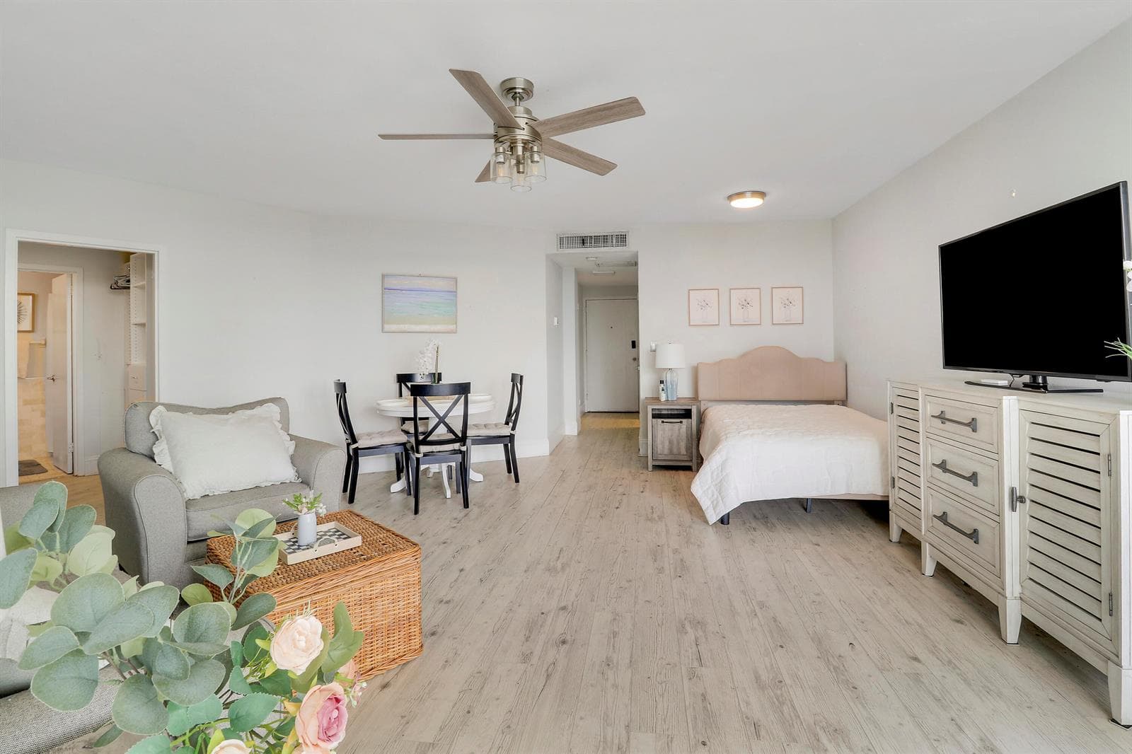 2800 N FLAGLER Drive 413 photo 12