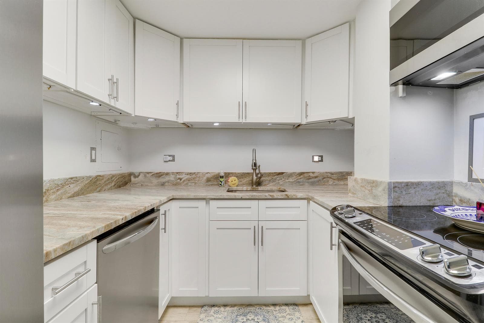 2800 N FLAGLER Drive 413 photo 9
