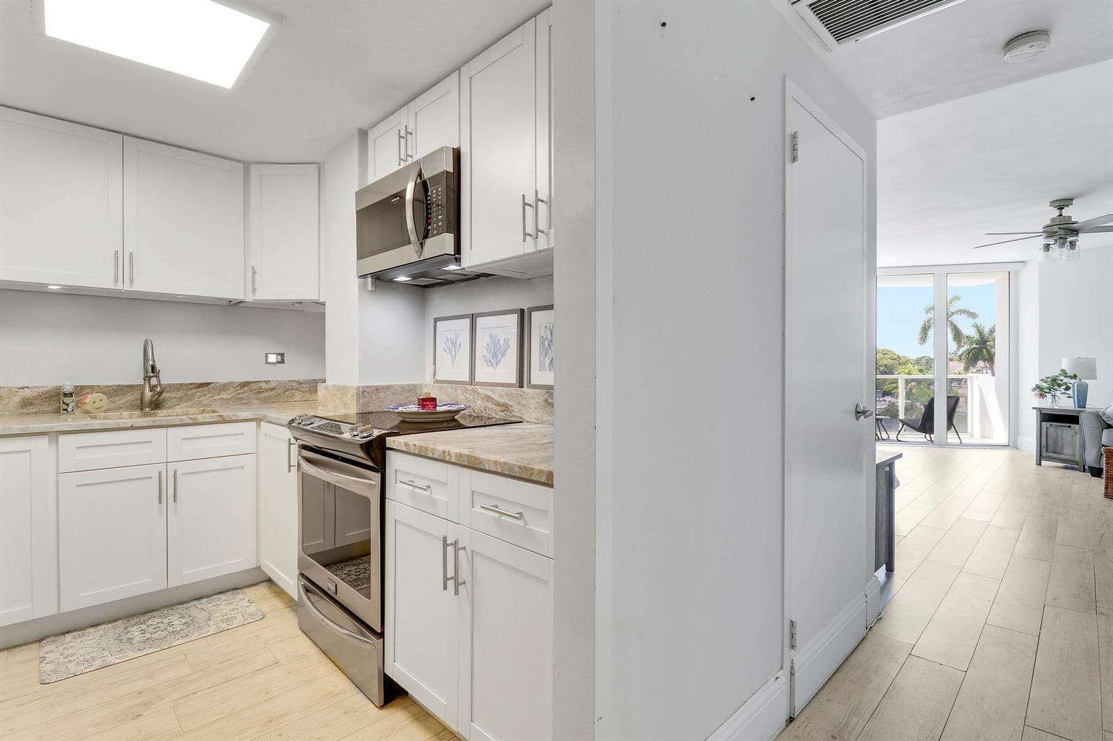 2800 N FLAGLER Drive 413 photo 8