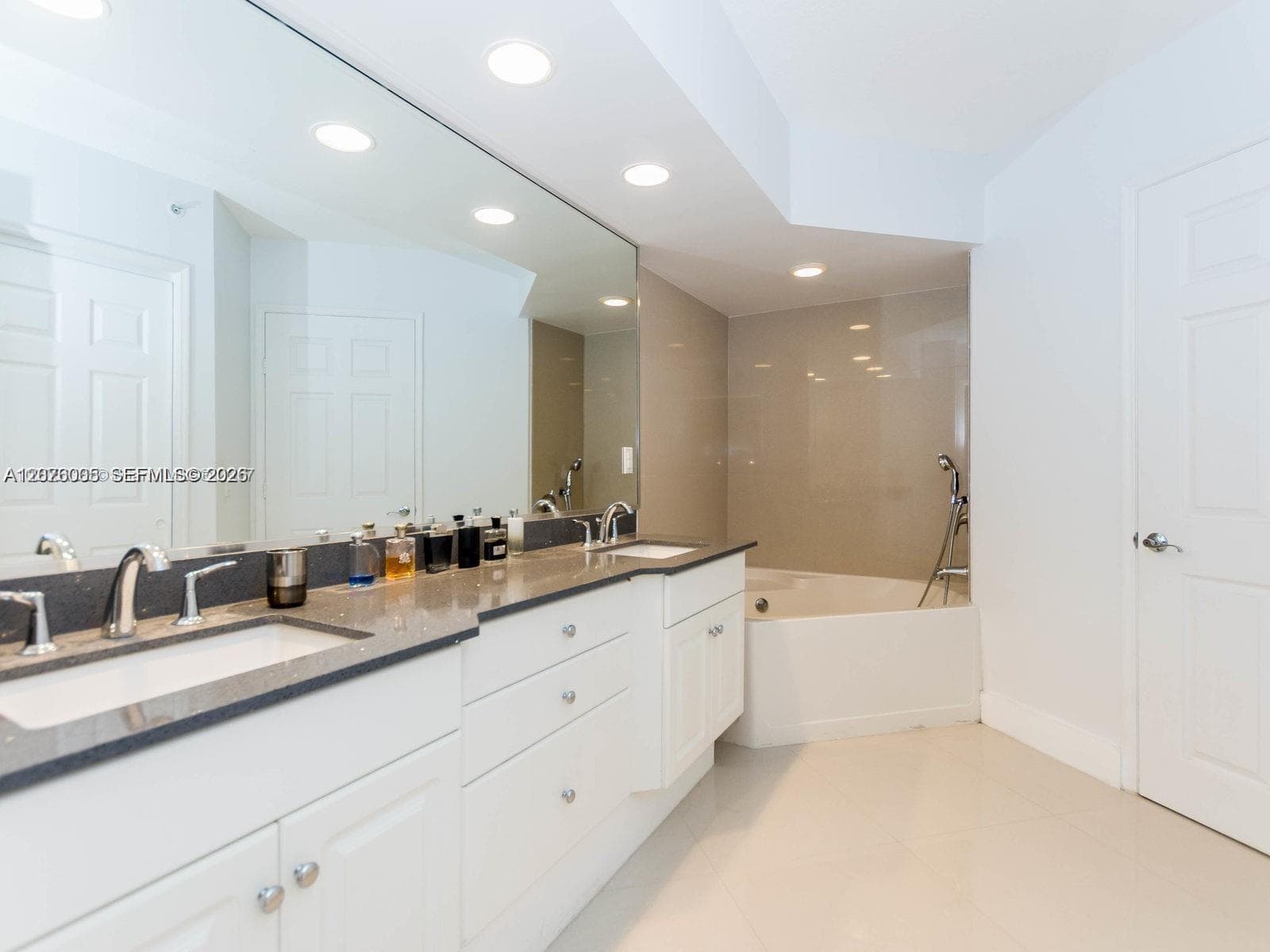 3370 Hidden Bay Dr 102 photo 18