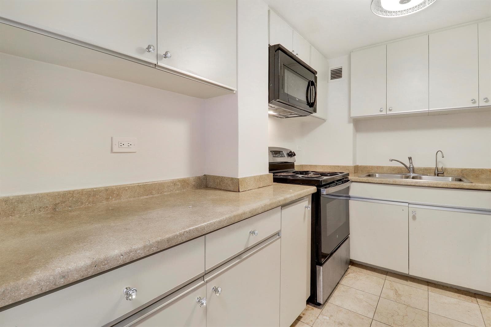 2800 N FLAGLER Drive 815 photo 7