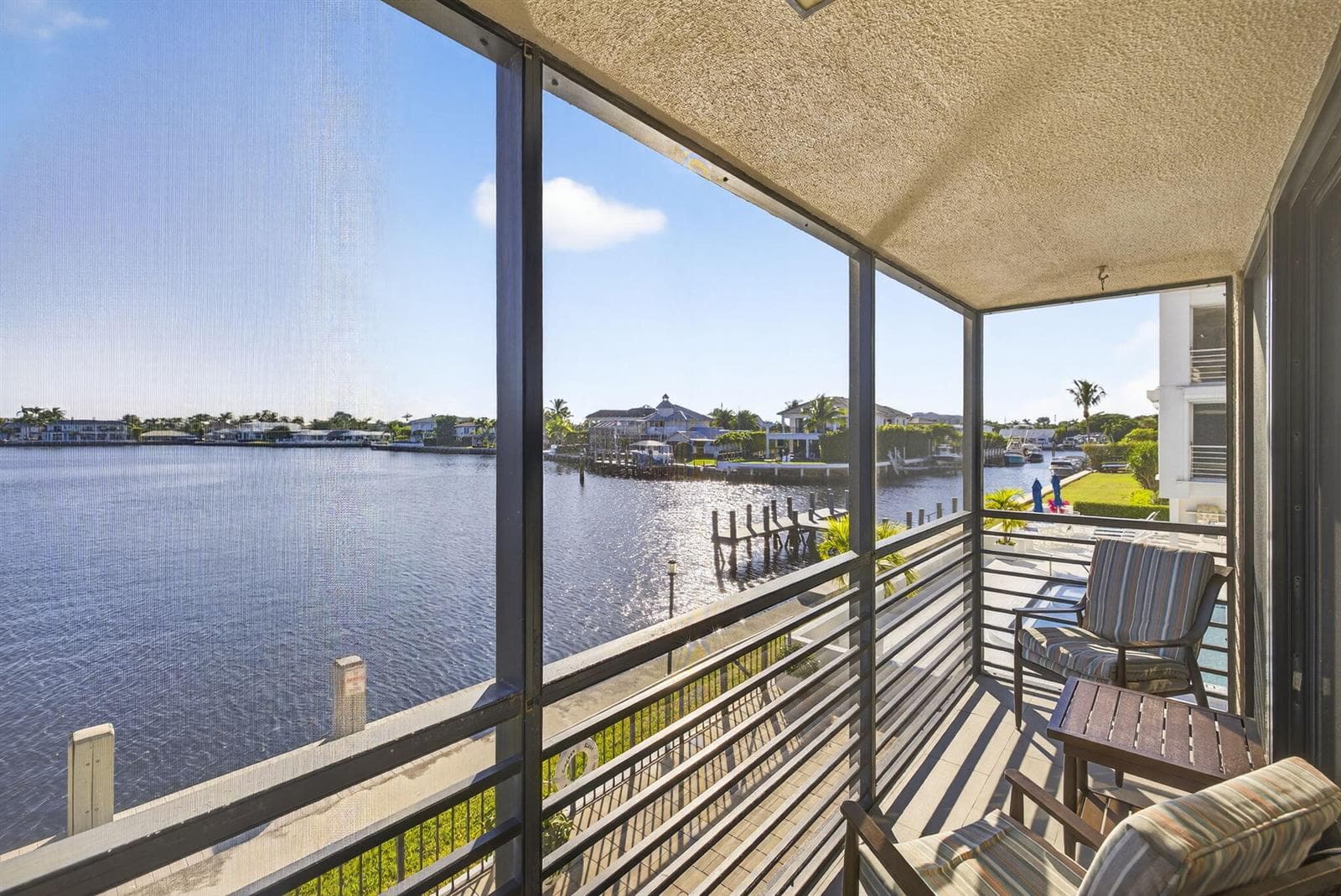 900 NE SPANISH RIVER Boulevard 2w photo 3