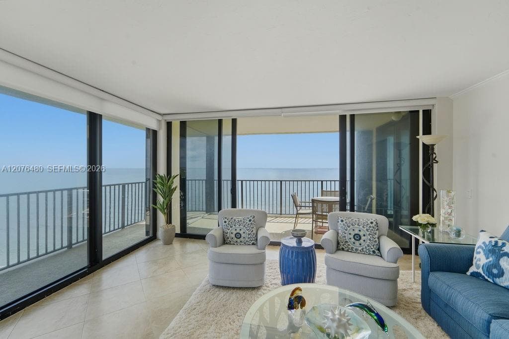 200 Beach Rd 701 photo 16