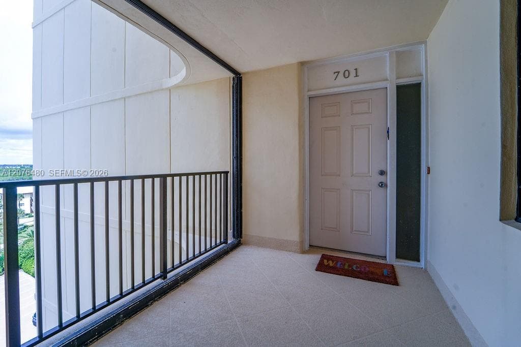 200 Beach Rd 701 photo 12
