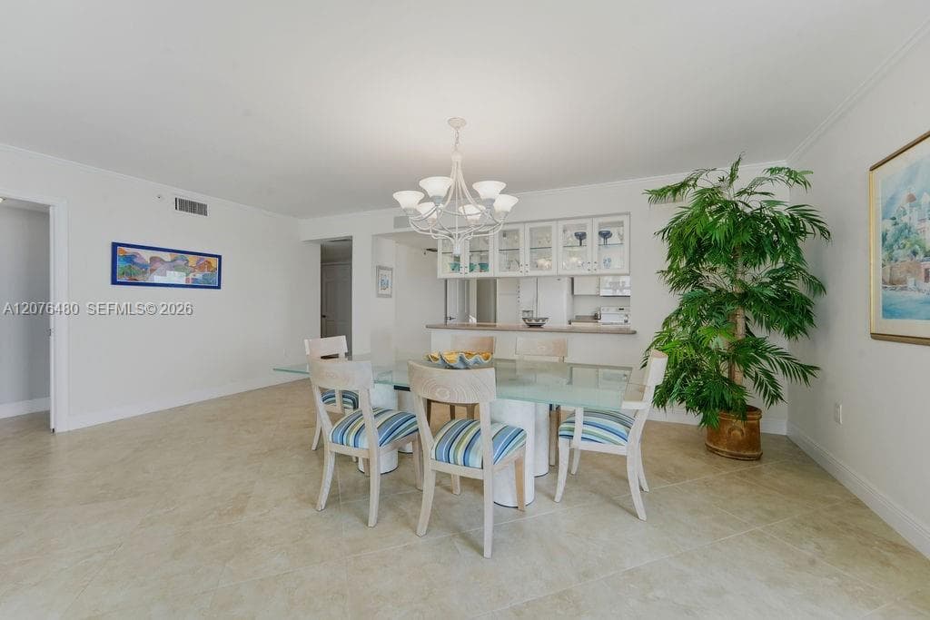 200 Beach Rd 701 photo 19