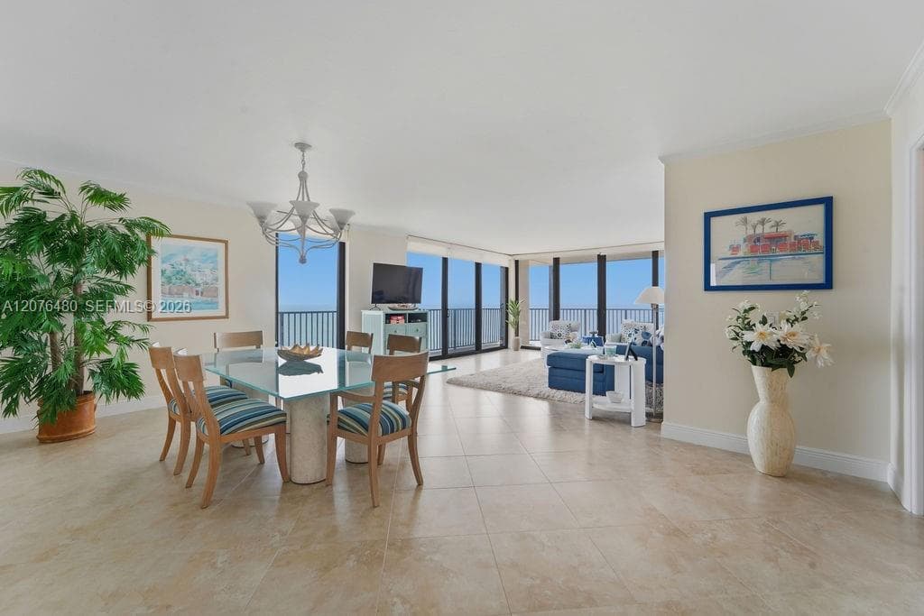 200 Beach Rd 701 photo 21