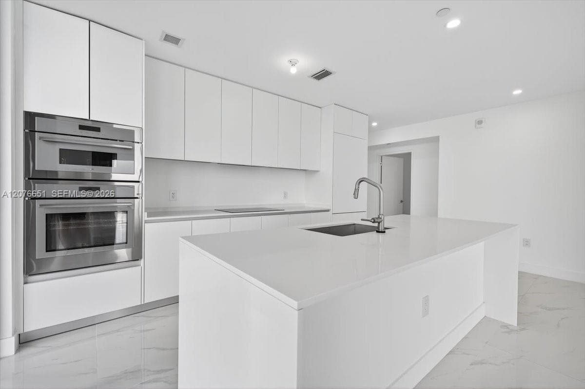 700 NE 24th Street 1407 photo 15