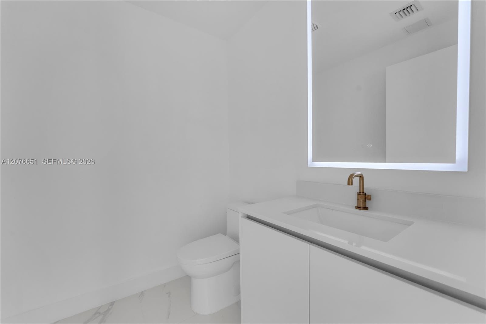 700 NE 24th Street 1407 photo 19