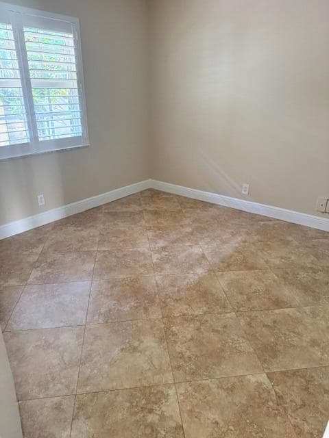 1035 LAKE SHORE Drive 103 photo 13