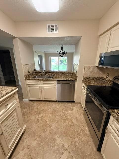 1035 LAKE SHORE Drive 103 photo 4