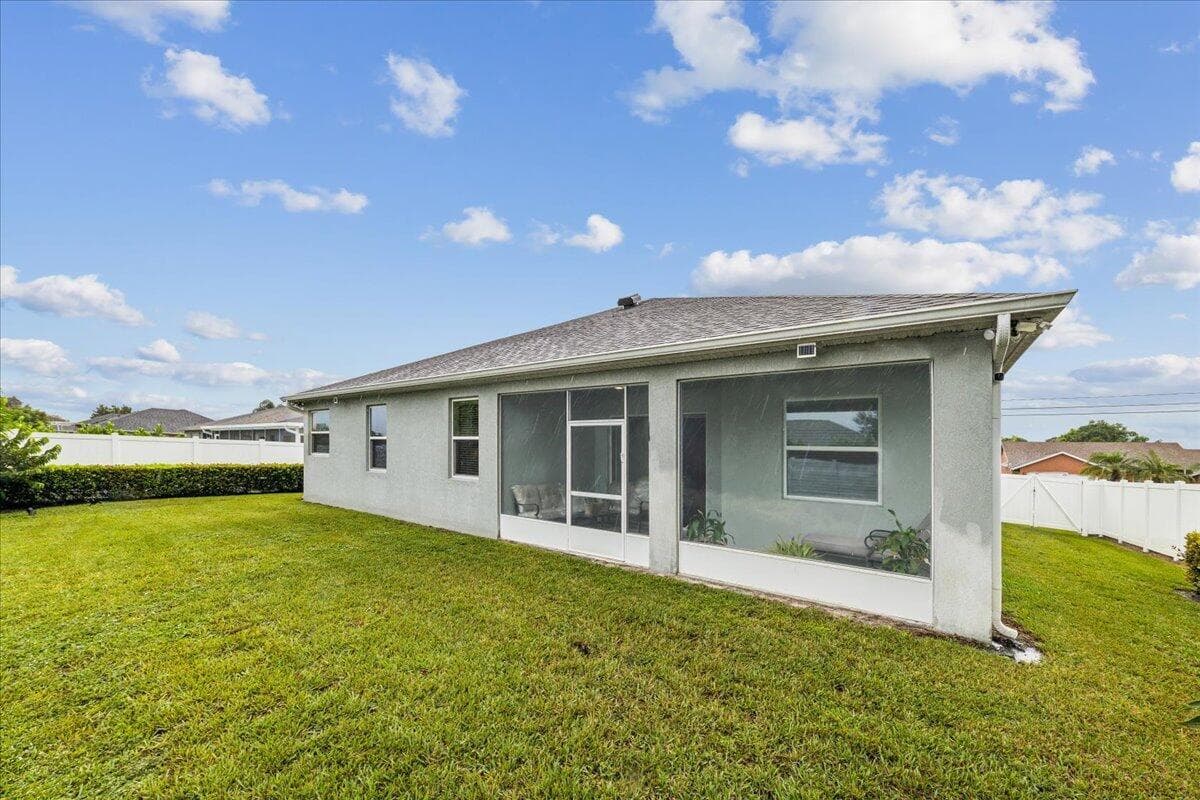 343 SE FISK Road photo 6