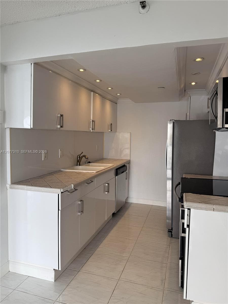 17500 N Bay Rd S907 photo 5