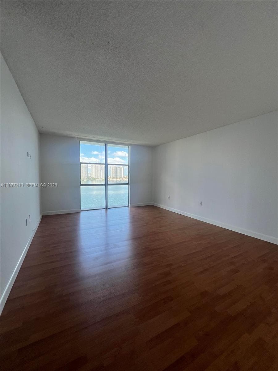 17500 N Bay Rd S907 photo 15