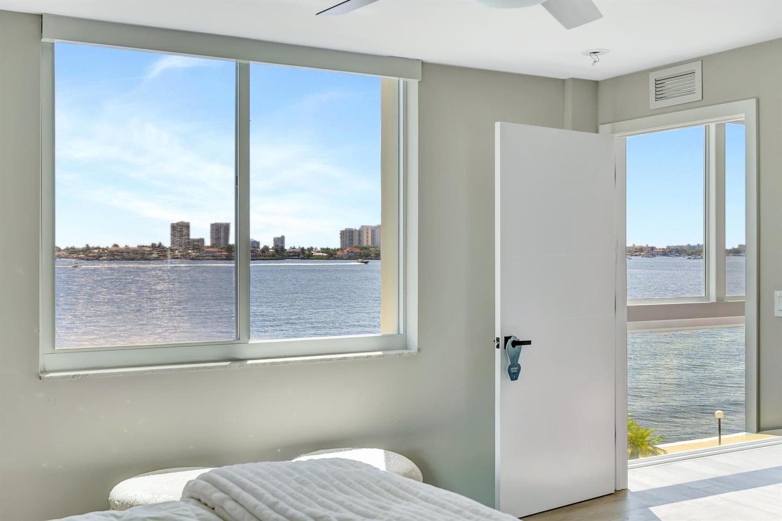 301 LAKE SHORE Drive 302 photo 23
