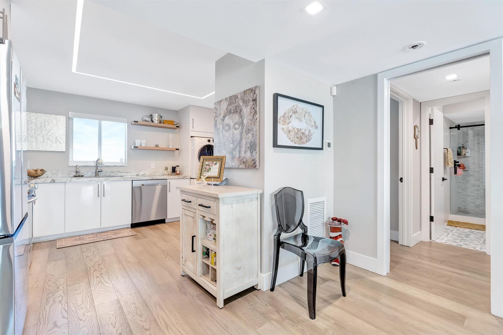 301 LAKE SHORE Drive 302 photo 16