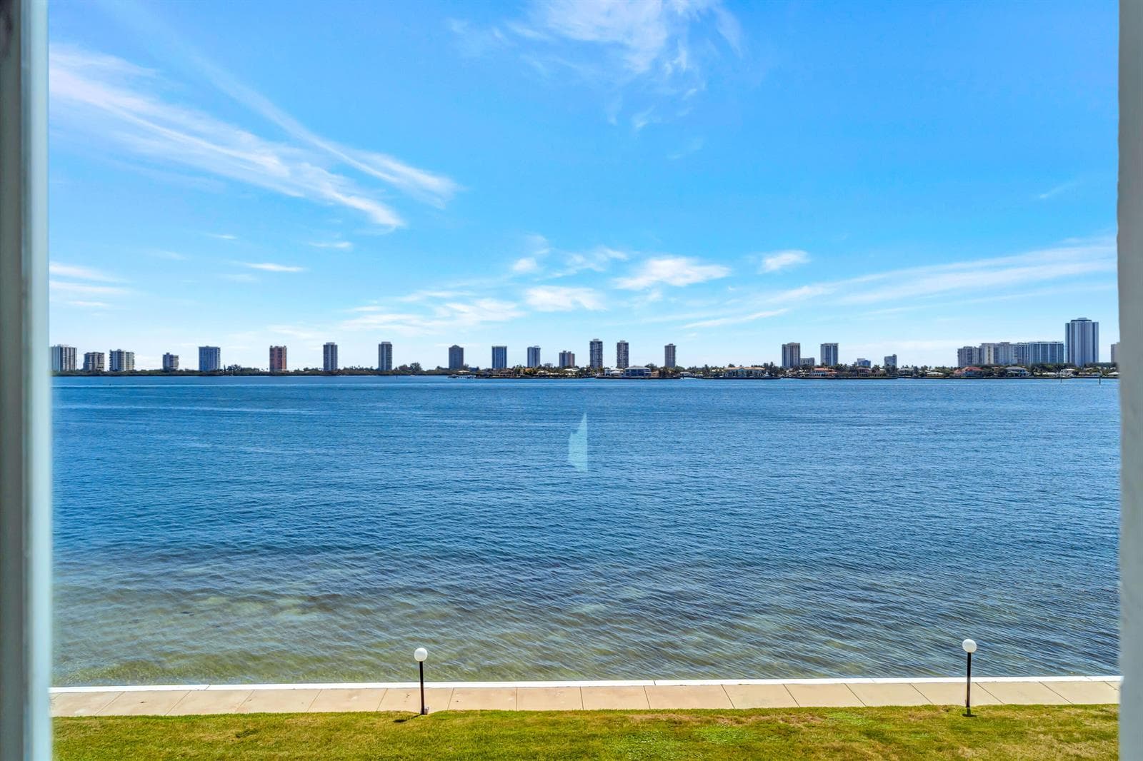 301 LAKE SHORE Drive 302 photo 12