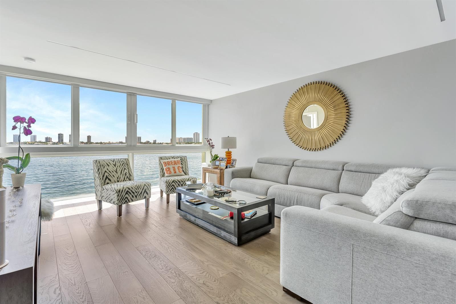 301 LAKE SHORE Drive 302 photo 10