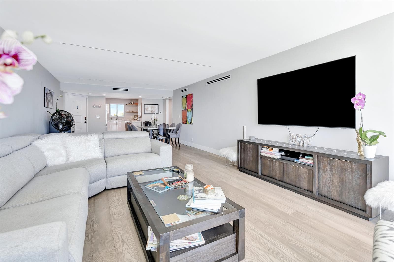 301 LAKE SHORE Drive 302 photo 14