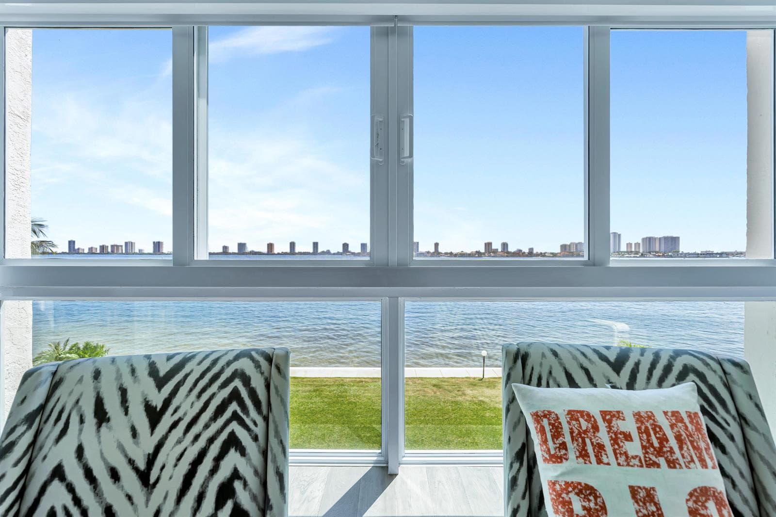 301 LAKE SHORE Drive 302 photo 11