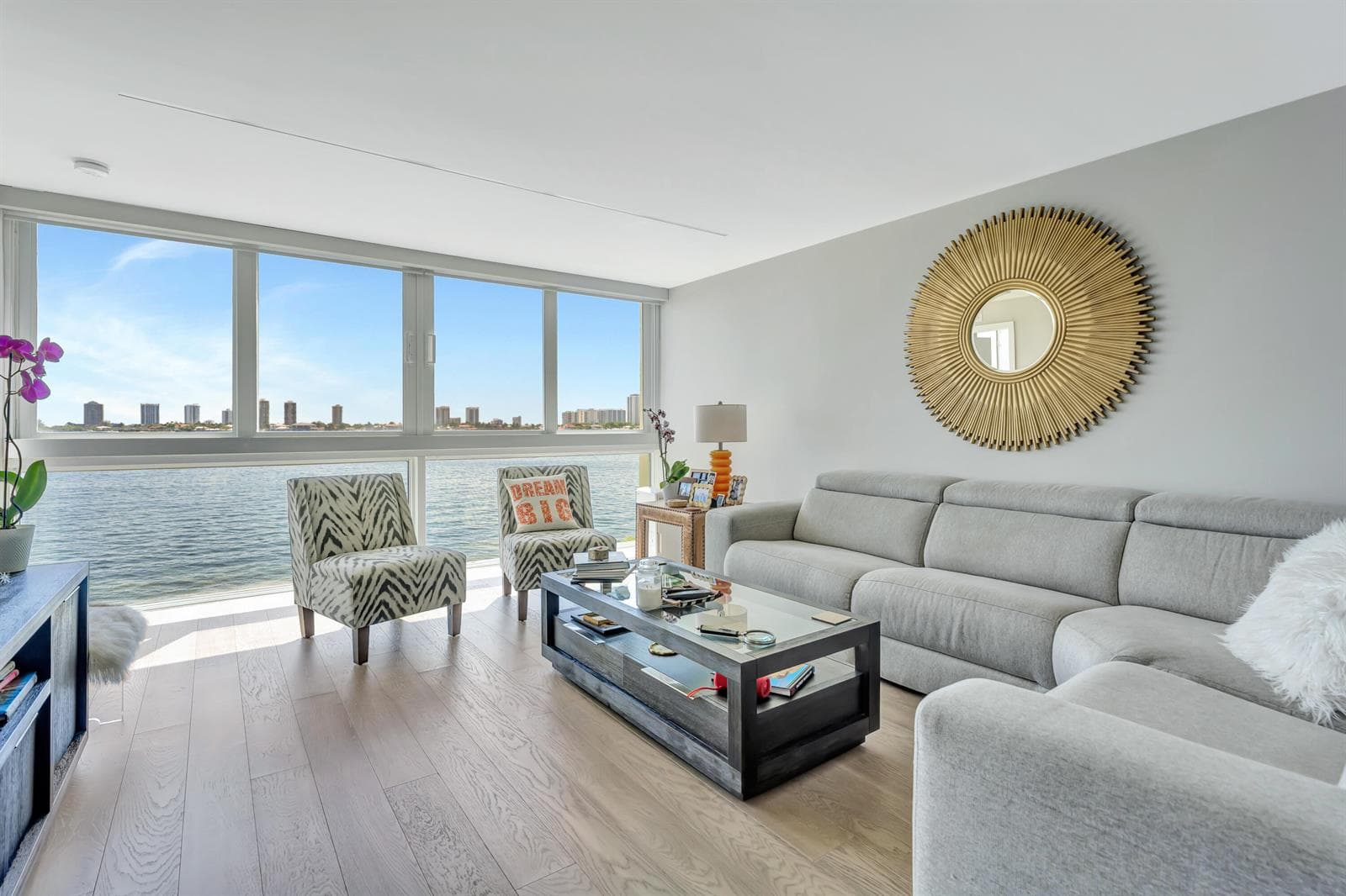 301 LAKE SHORE Drive 302 photo 8