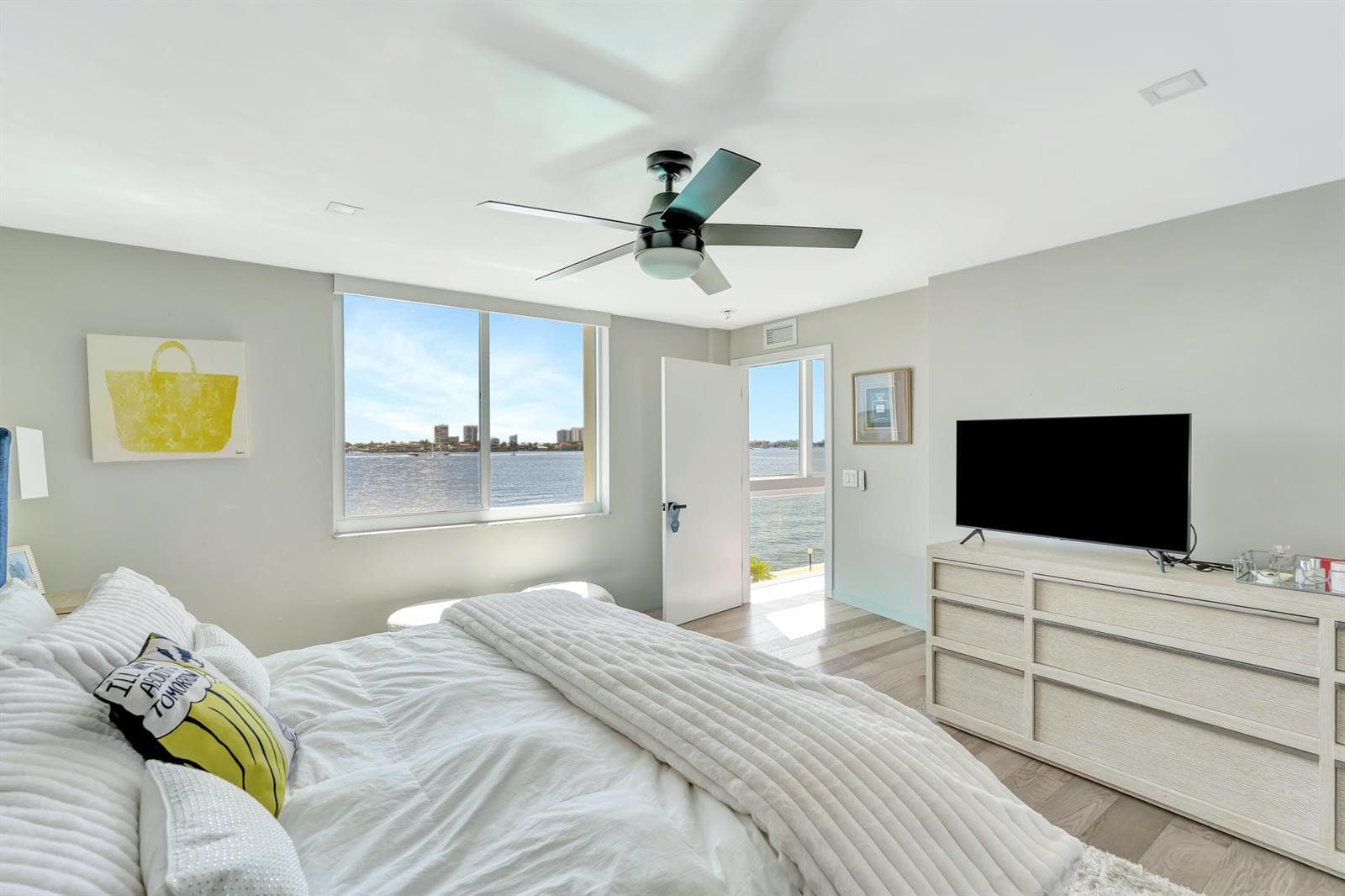 301 LAKE SHORE Drive 302 photo 21