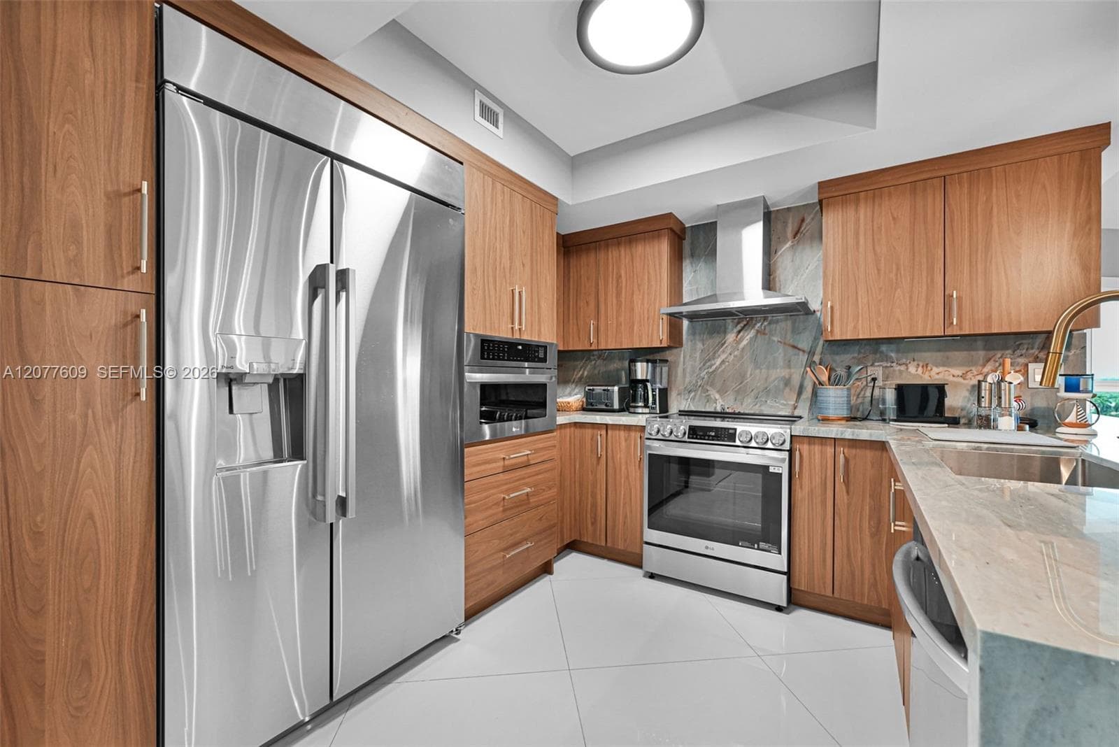 250 Sunny Isles Blvd 3-804 photo 3