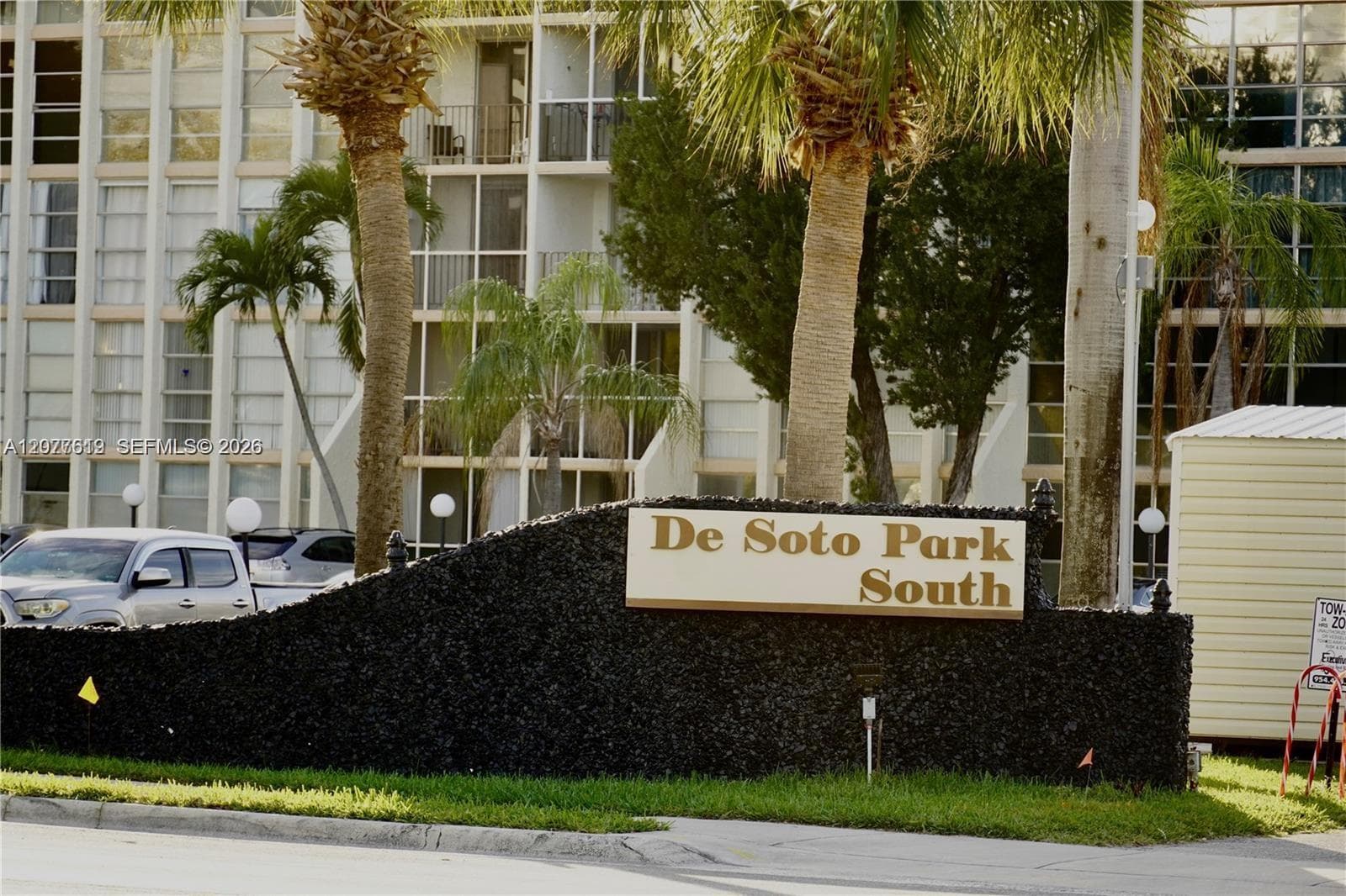 851 Three Island Blvd 418 photo 1