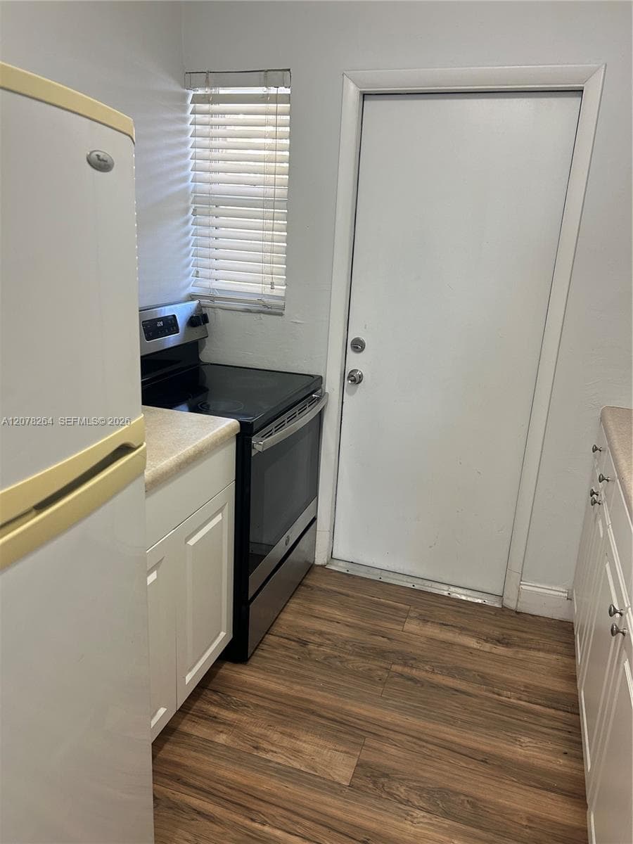 415 76th St 2 photo 3