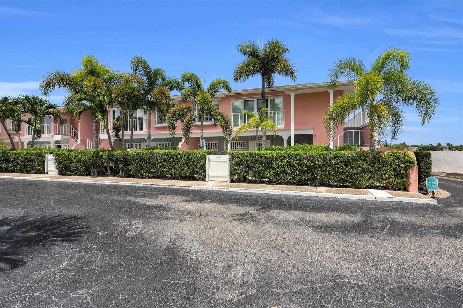 475 Tequesta Drive 16 photo 1
