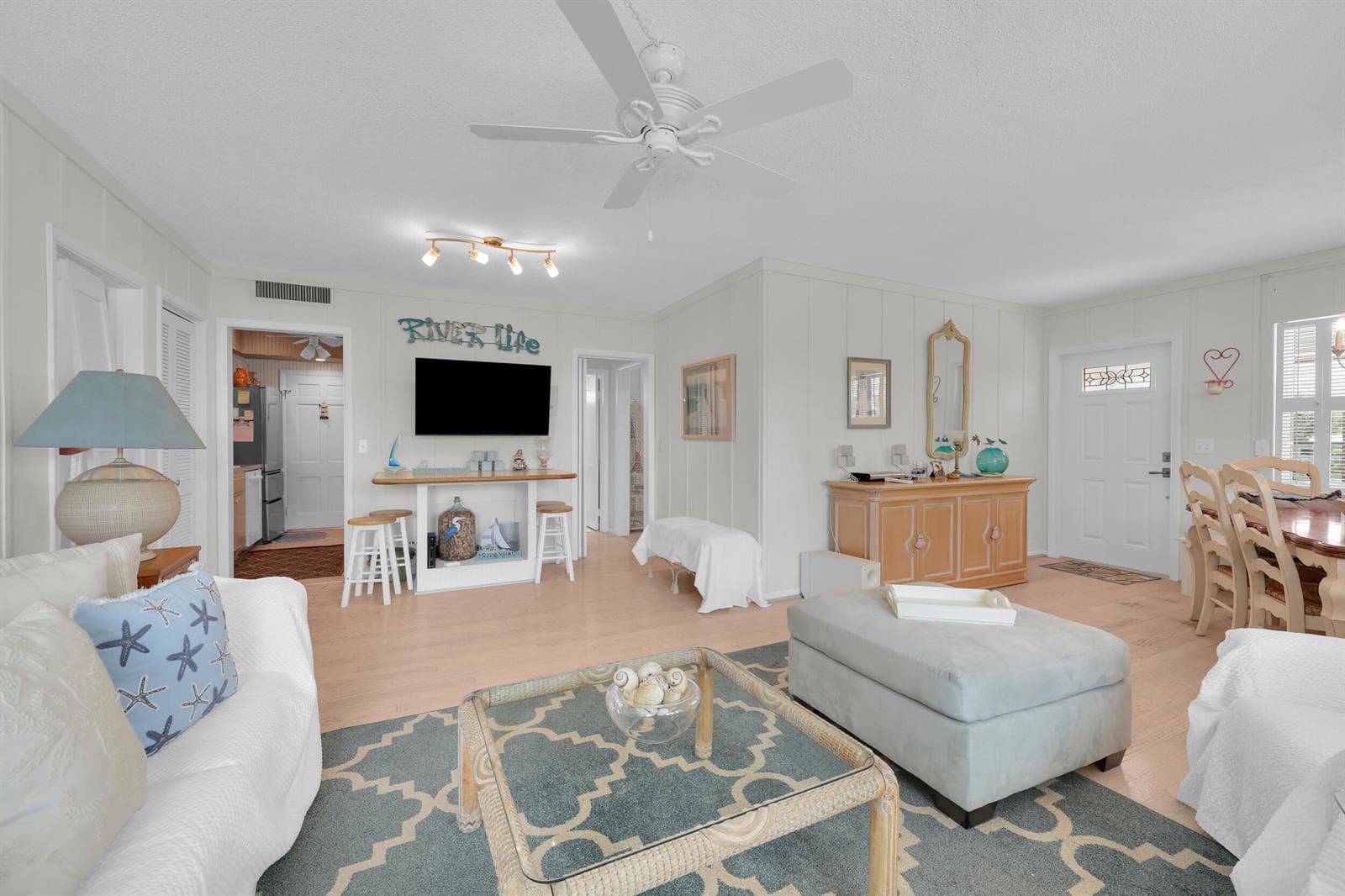 475 Tequesta Drive 16 photo 9