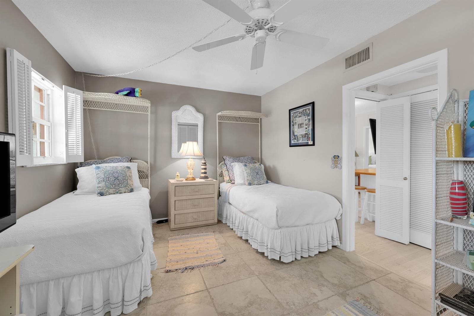 475 Tequesta Drive 16 photo 19