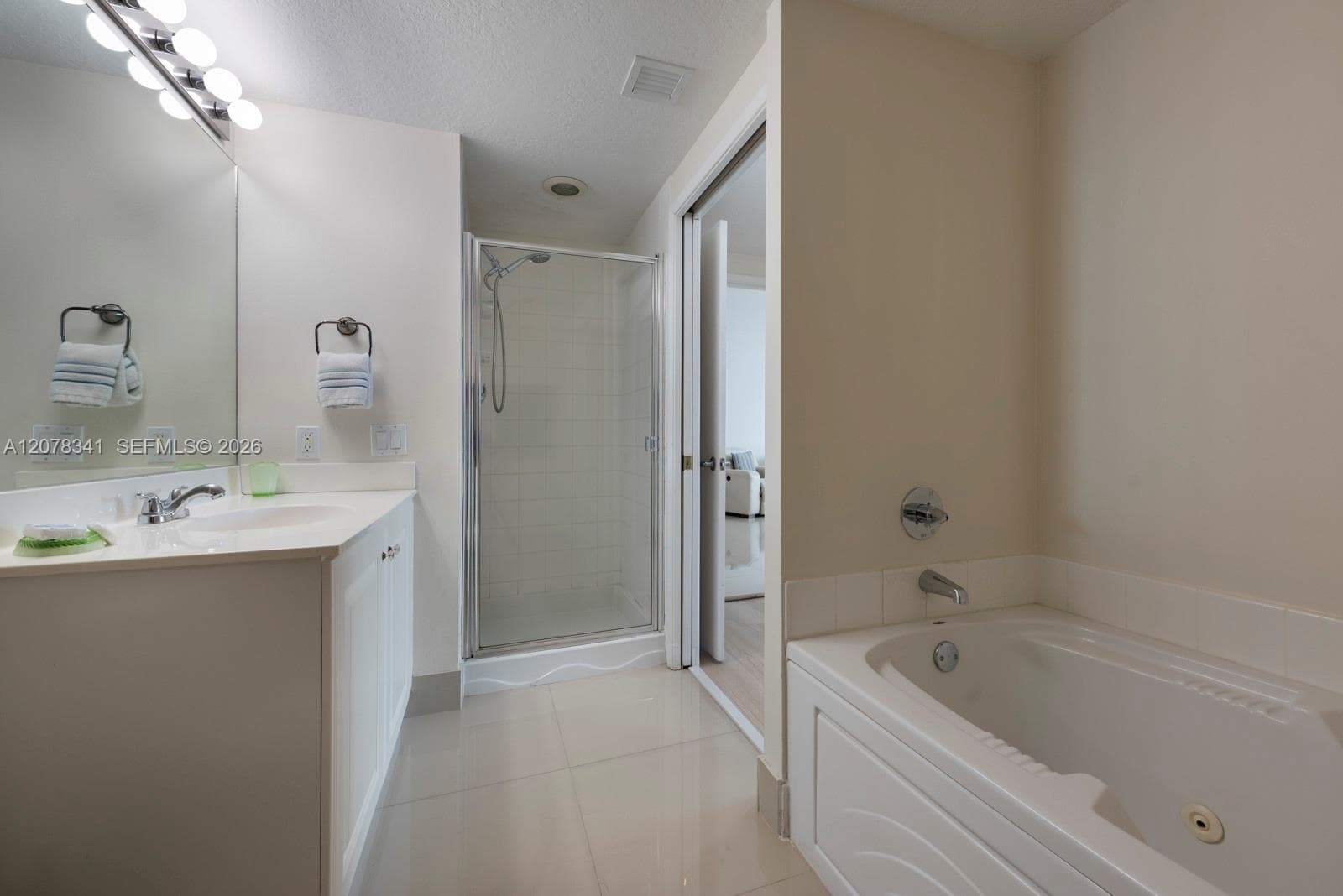 18100 N Bay Rd 1009 photo 13