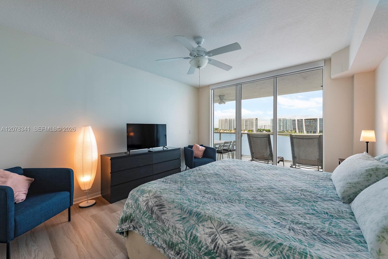 18100 N Bay Rd 1009 photo 10
