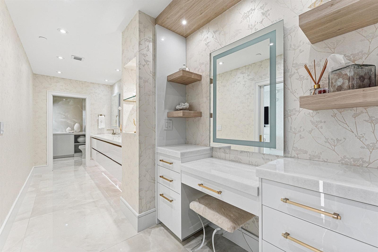 300 SE 5TH Avenue 8050 photo 24
