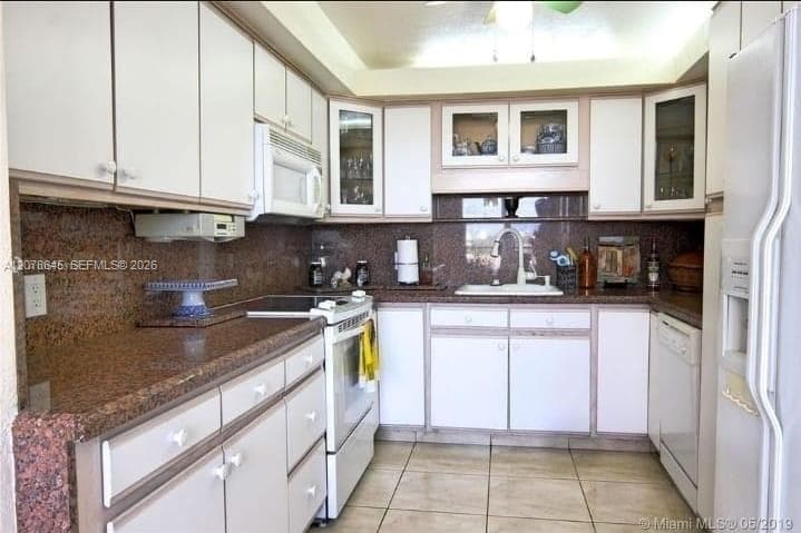 3800 S Ocean Dr 605 photo 2